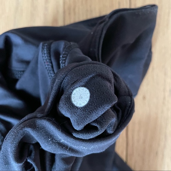 Lululemon Black Leggings Two Front Zipper Pockets - Picture 5 of 9